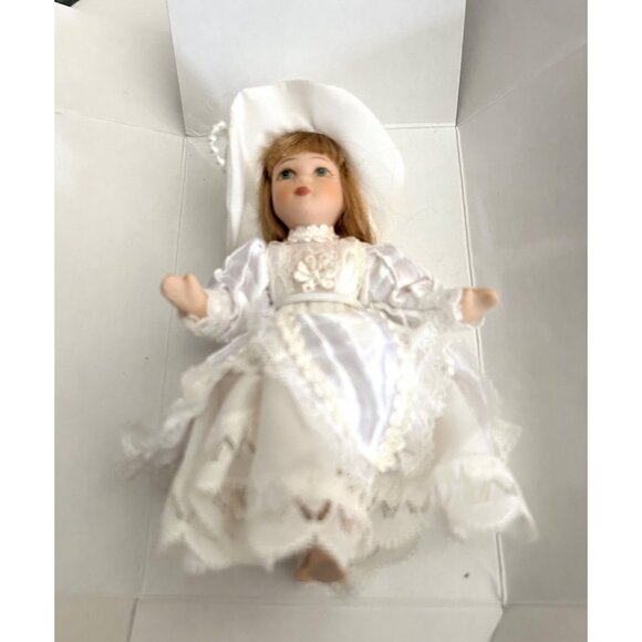 Porcelain Doll Ornaments - Set of 2 - Adorable Dolls with Dreese & Hats - Picture 11 of 14